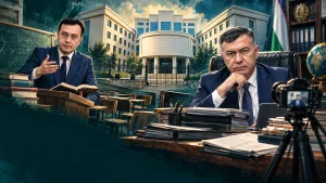 Икки киши университет биноси фонида, иш столи ва кутубхона элементлари билан.